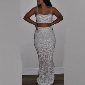 Stunning two piece white sequin maxi gown!🤍